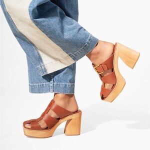 Charlotte Stone Porto in hickory